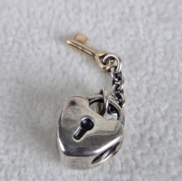 Pandora two tone Key to my Heart charm with 14k gold key - Picture 2 of 3